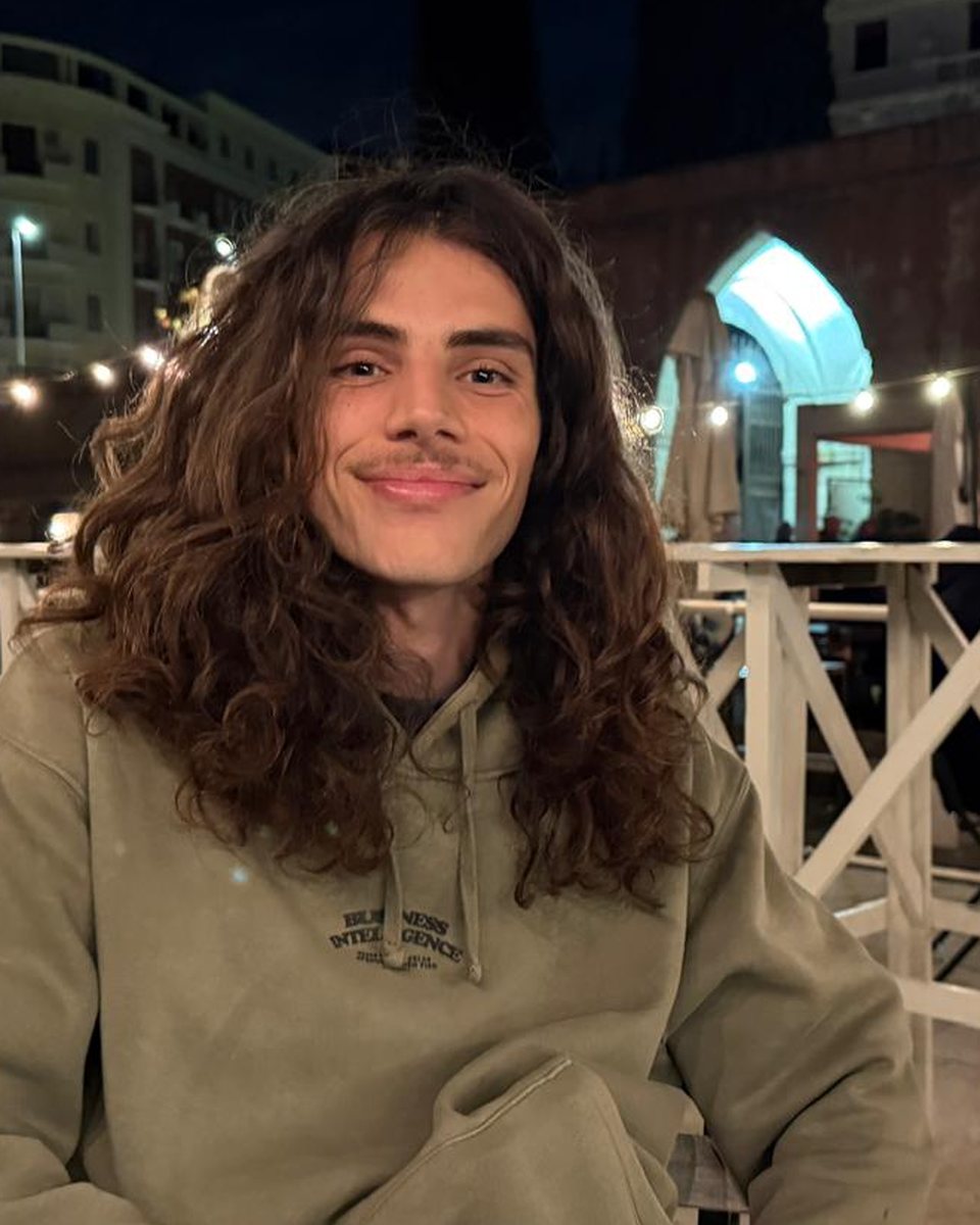 Tomás